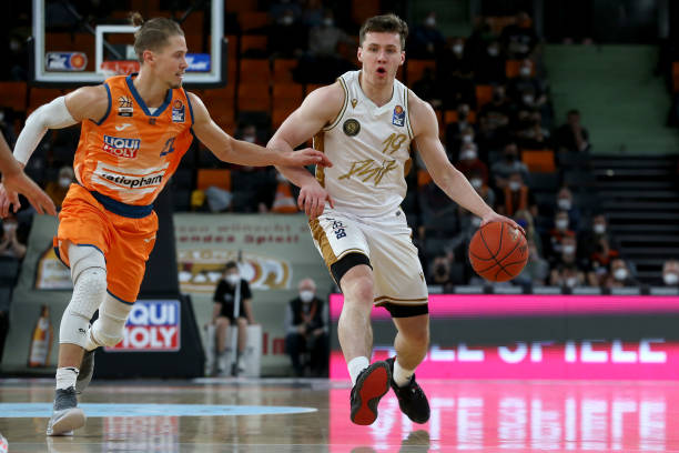 坚实的防守 坚实的防守