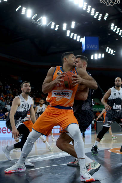 但在锋线的 但在锋线的