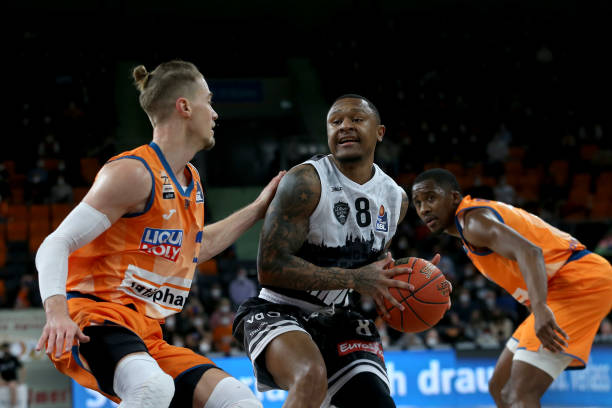 和亨里希斯 和亨里希斯