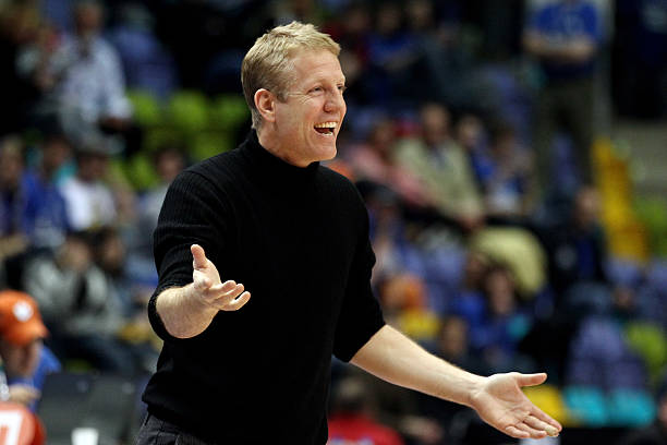 奥拉执教下 奥拉执教下